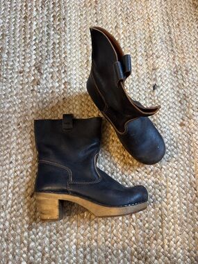 Sanita 37 Juna Brown Pull On Clog Boots